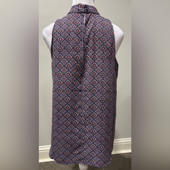 Adrienne Vittadini medallion print sleeveless halter blouse small S - Picture 2 of 9